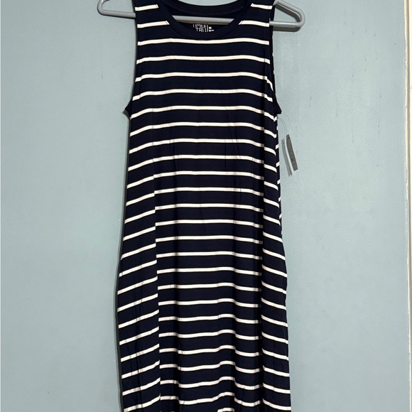 SELLING TIME &TRU DRESS 👗 SIZE M NWT SLEEVELESS COLOR NAVY BLUE AND WHITE - Picture 6 of 10